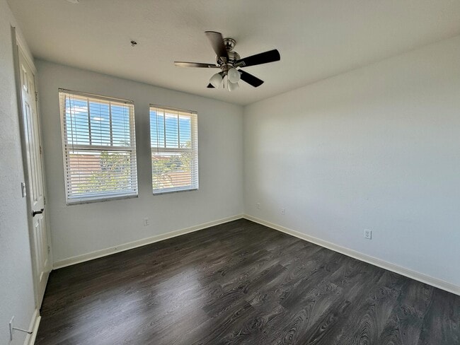 Building Photo - 870 Marina Del Ray Ln