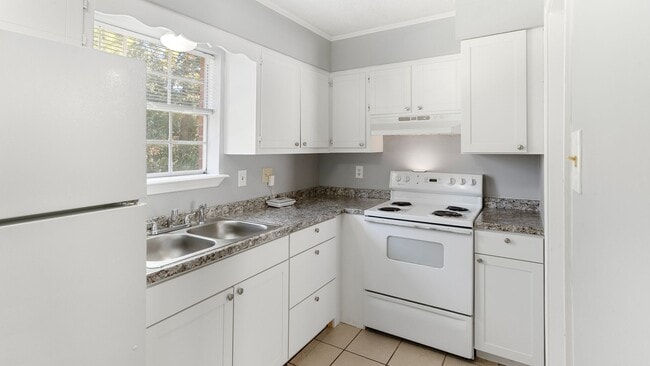 Building Photo - 2 Bedroom Condo in St Francisville Availab...