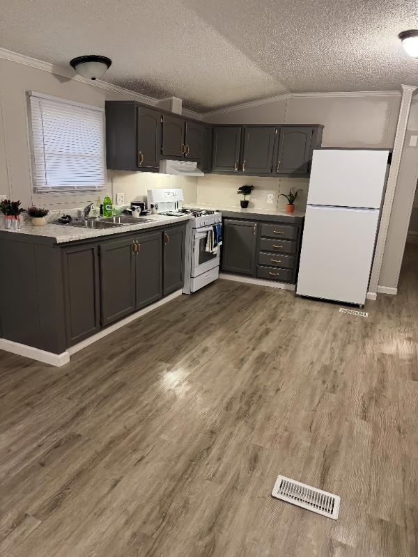 Building Photo - 2552 Smith Ave