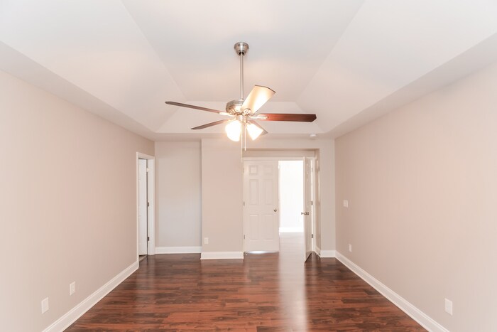 Building Photo - 8879 Elizabeth Dr