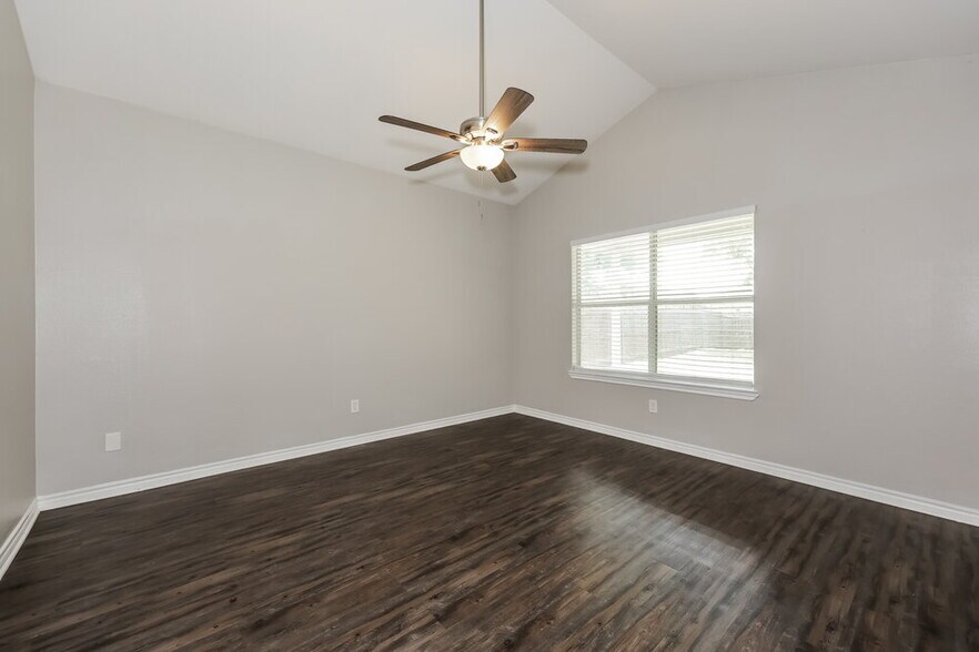 Building Photo - 1812 Alanbrooke Dr