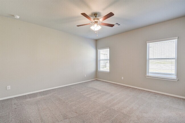 Building Photo - 40735 Gate Ridge Dr