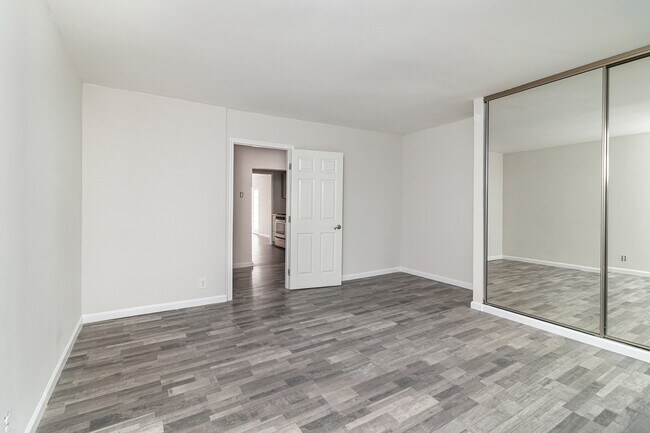 Building Photo - 17944 Collins St