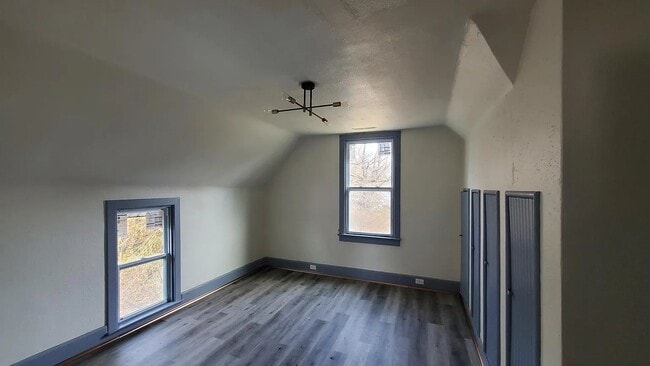 Building Photo - 2057 Switzer Ave