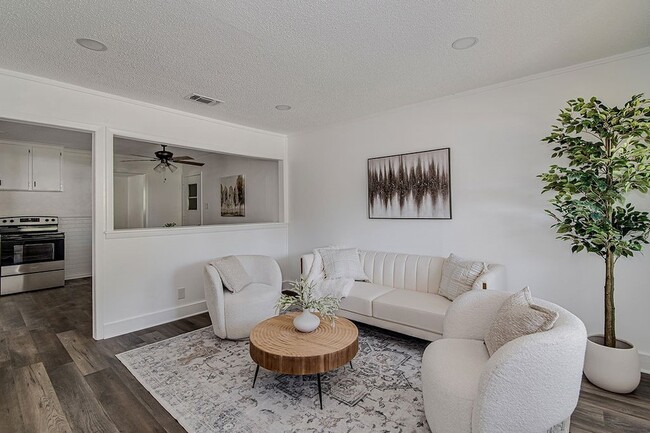 Building Photo - 541 NW Lorna St