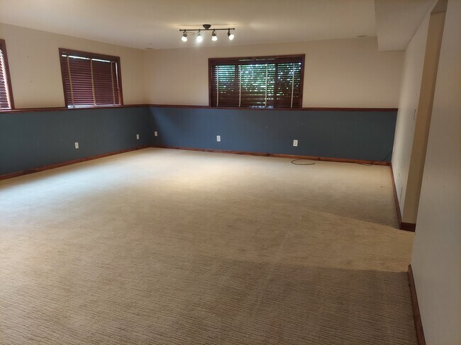 Building Photo - 5176 54th Ave NW