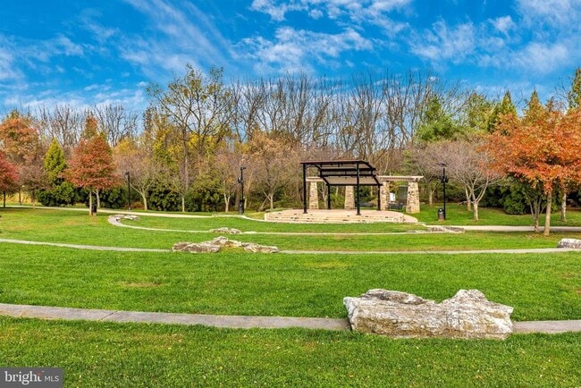 Building Photo - 703 Mountainview Dr