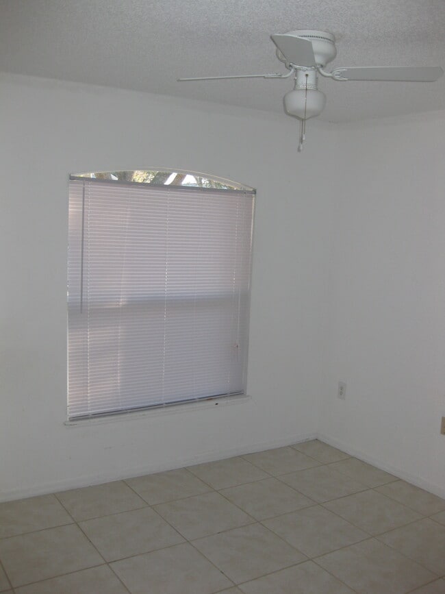 Building Photo - 8629 Claiborne Ct