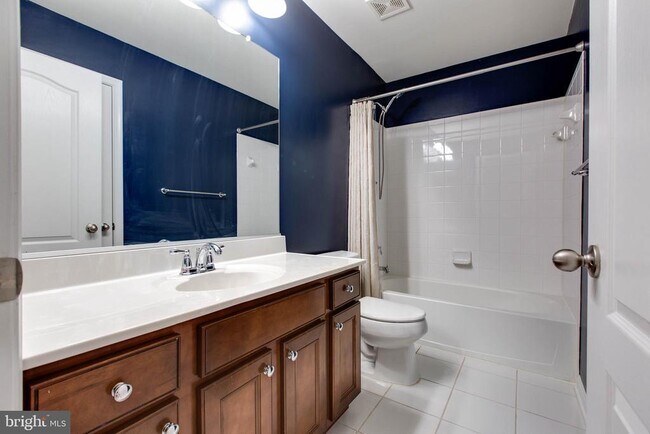 Building Photo - 7926 Silver Oak Rd