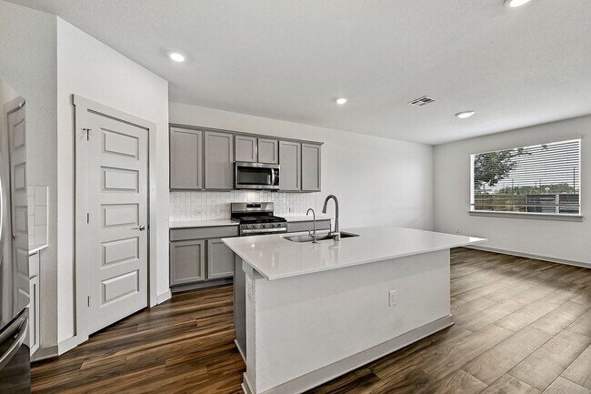 Building Photo - Spacious & Stylish Living in Liberty Hill