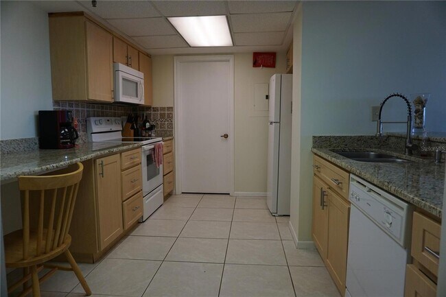 Building Photo - 6322 Palma Del Mar Blvd S