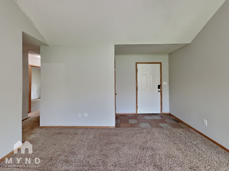 Building Photo - 419 S Sherwood Ave