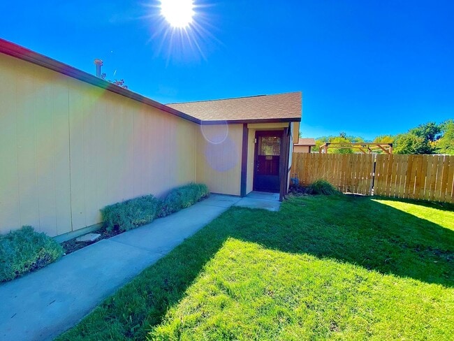 Building Photo - 1305 E Boise Ave
