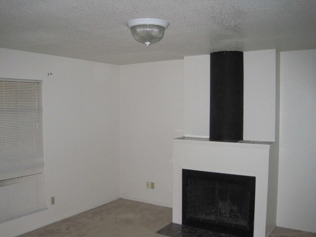 Building Photo - 1340 N Recker Rd
