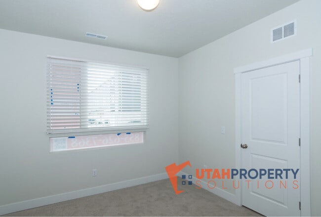 Building Photo - 388 S 980 W