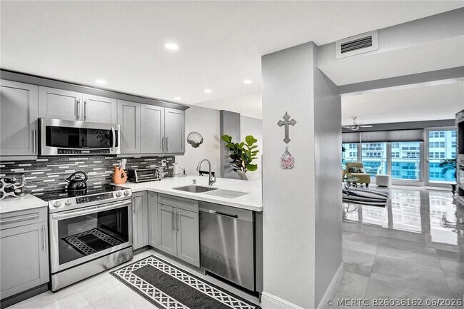 Building Photo - 3430 Galt Ocean Dr