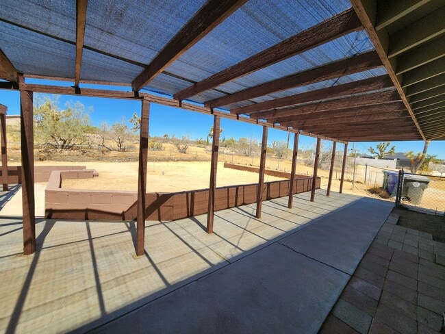 Building Photo - 3 bed 2 bath house on the mesa!