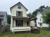 Building Photo - 2-3 Bedroom Home Canton