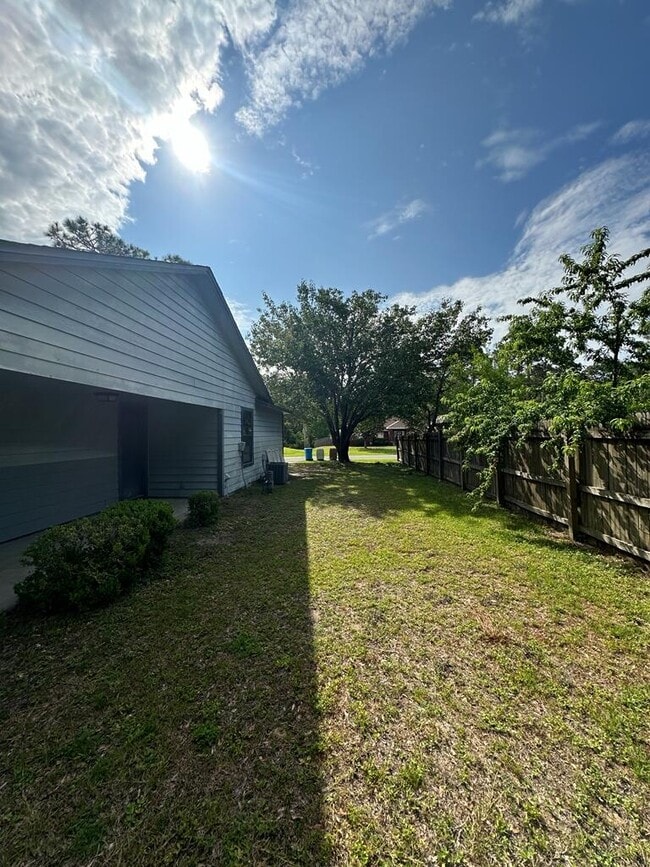 Building Photo - 2567 Weeping Willow Ln