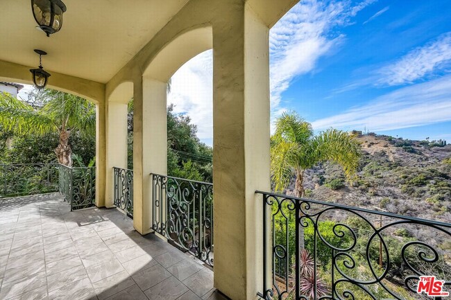 Building Photo - 3110 Benedict Canyon Drive