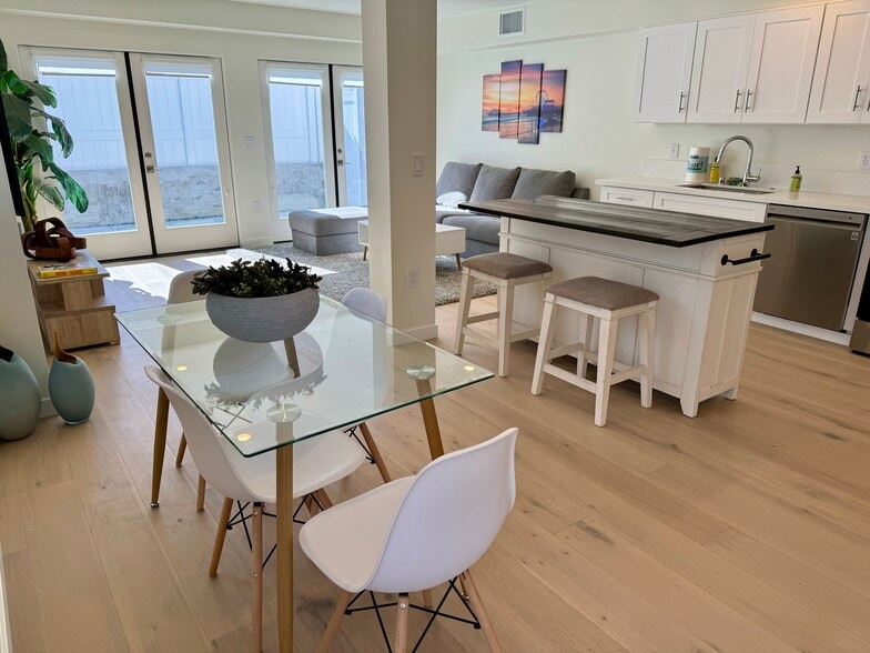 Building Photo - 2520 5th St