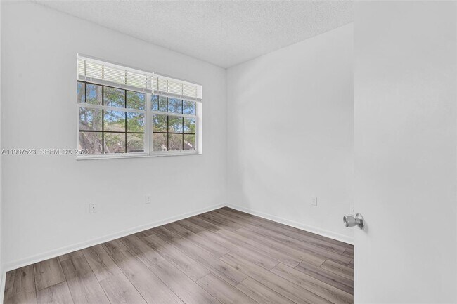 Building Photo - 1701 NW 96th Terrace