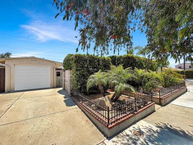 Building Photo - Beautiful 4BD/3BA House in Clairemont W/ A...