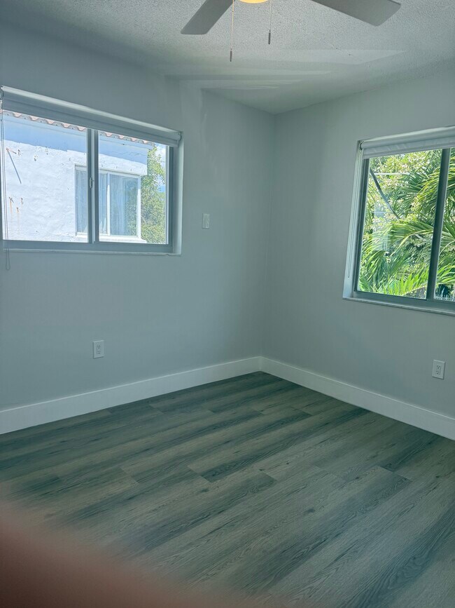 Building Photo - 560 NE 63rd St