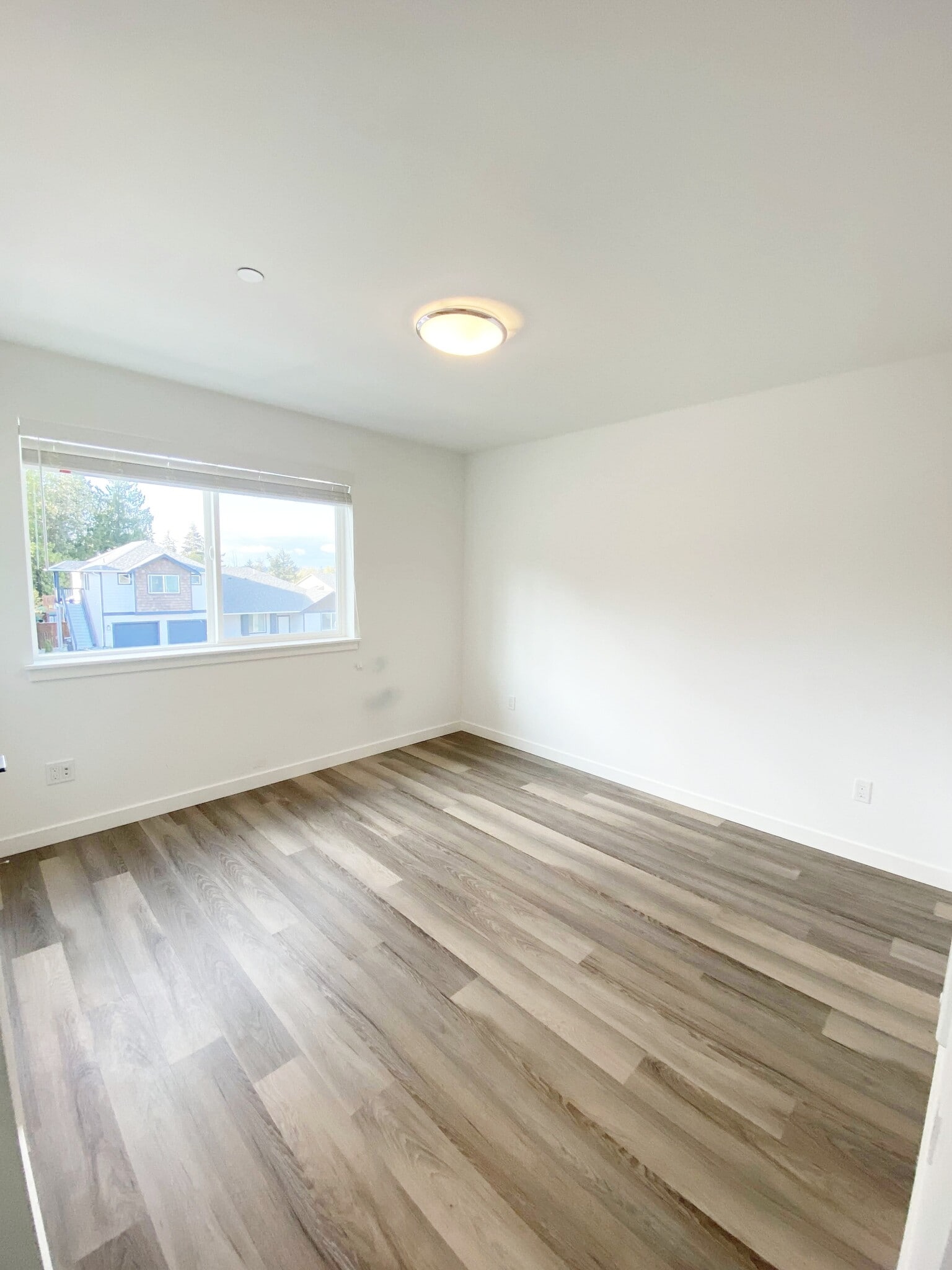 Building Photo - 5111 S 175th St