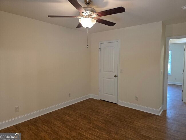Building Photo - 129 Smithfield Dr