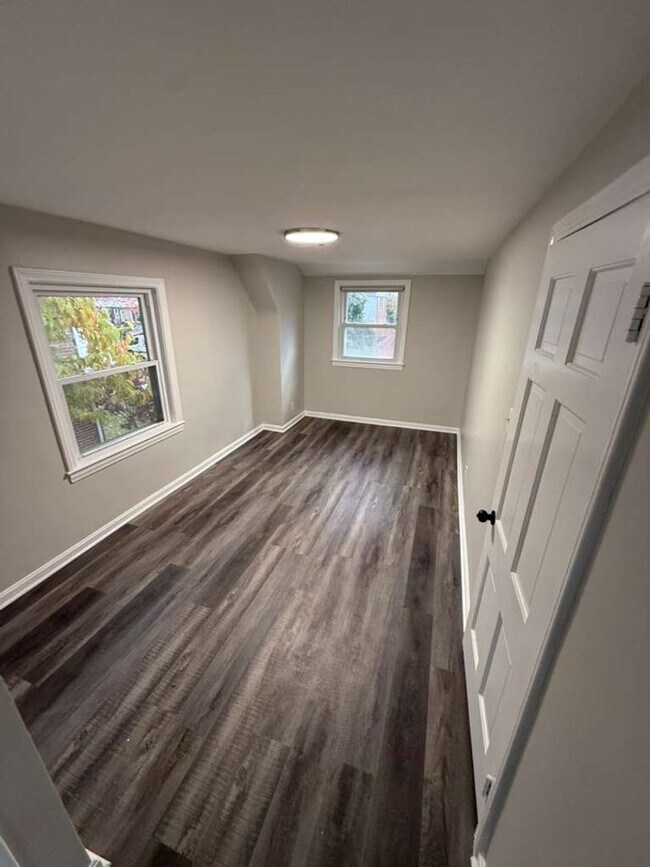 Building Photo - Updated 3-Bedroom Home in Lyndhurst Schools | Yard + Garage