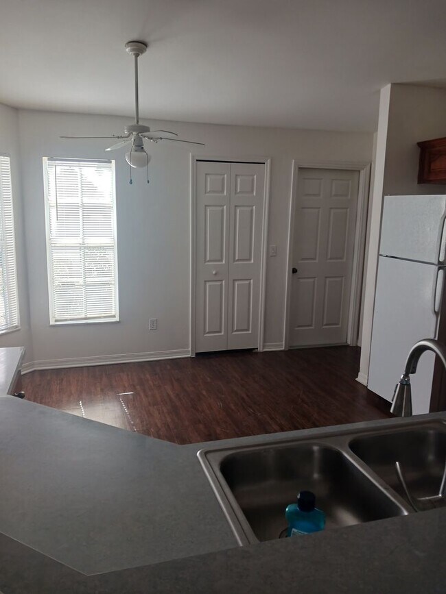 Building Photo - Spacious home in the Clermont Area