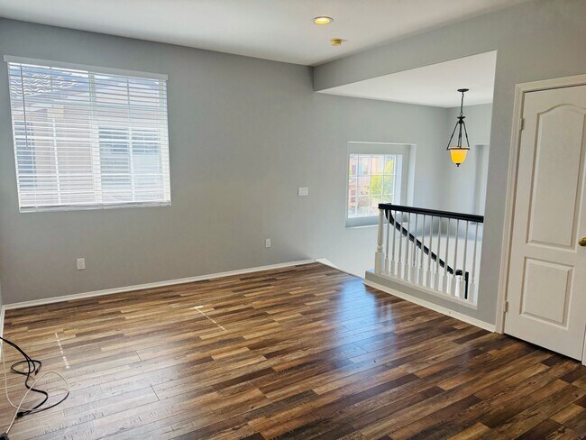Building Photo - Stunning Two-Story Home in Sterling Hills Fairways