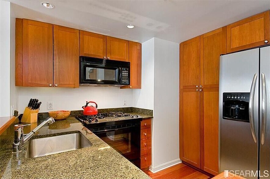 Building Photo - 400 Beale St, Unit #1110