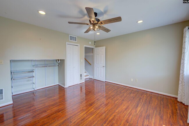 Building Photo - 728 Blanding St
