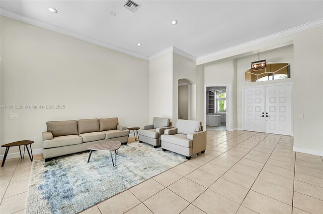 Building Photo - 512 NW 120th Dr