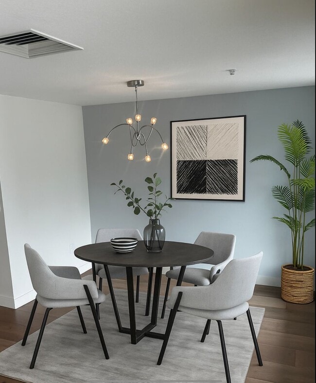 Building Photo - Newly updated features! 1 bedroom, 1.5 bat...