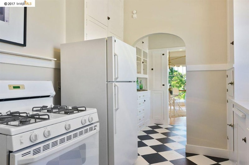 Building Photo - 4121 Greenwood Ave