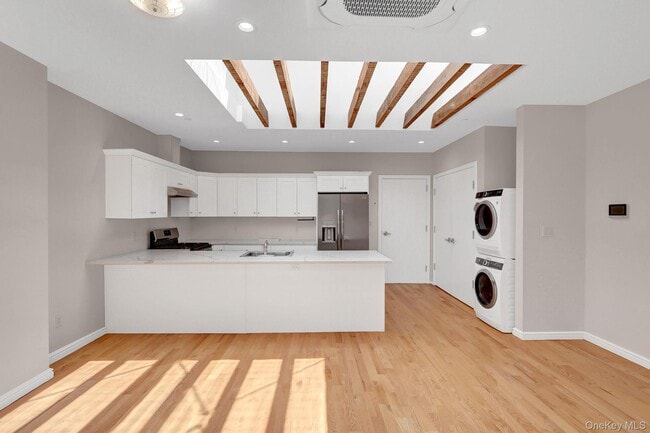 Building Photo - 136 Rockaway Ave