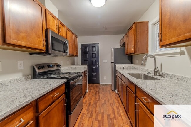 Building Photo - 2410 E Fayette St