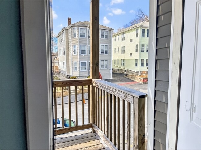 Building Photo - 247 Pilgrim Ave