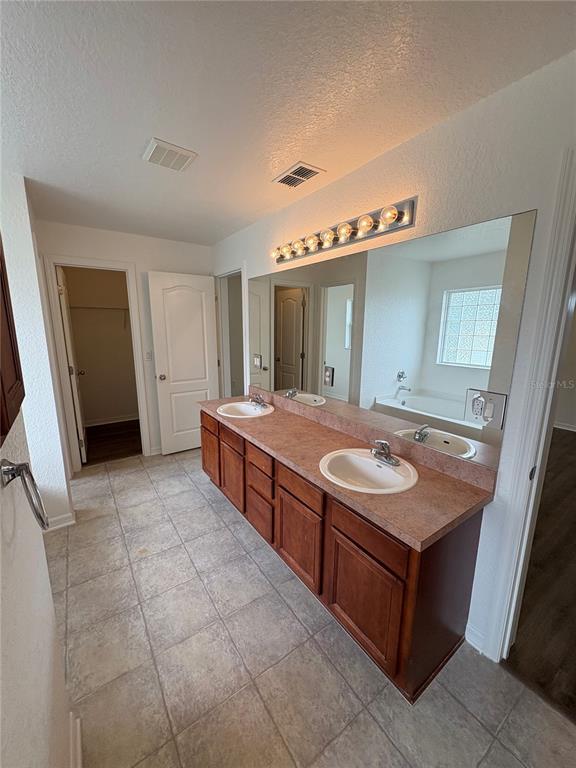 Building Photo - 9880 SW 56th Ave