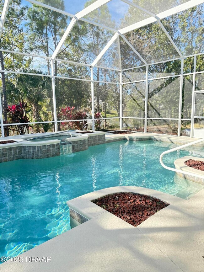 Building Photo - 14 Deep Woods Way