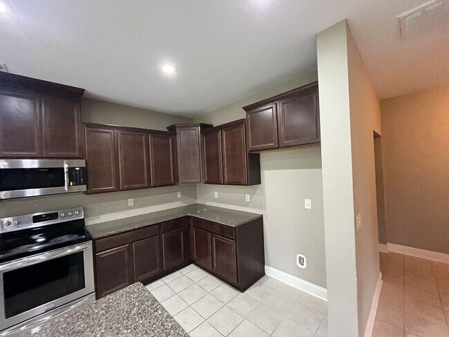 Building Photo - Located in Wrenwood Subdivision!!