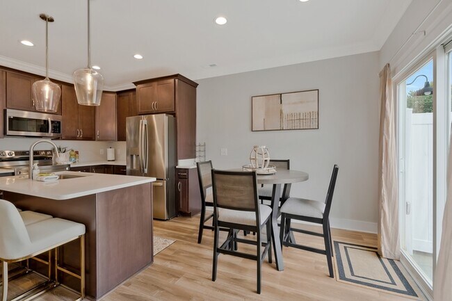 Building Photo - Unit #31 (166 Sango Rd)