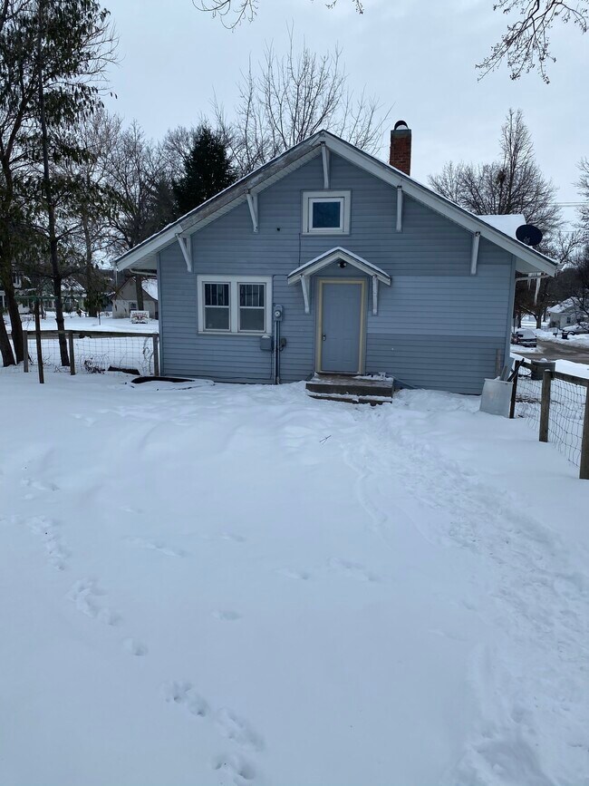 Building Photo - 928 4th Corso