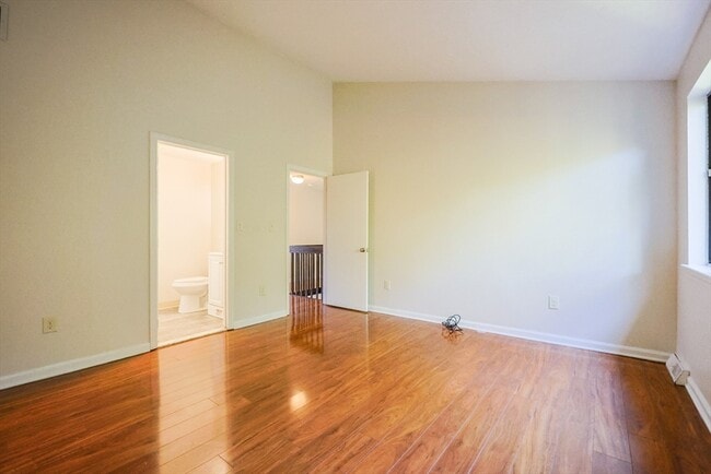 Building Photo - 63 Trailside Way