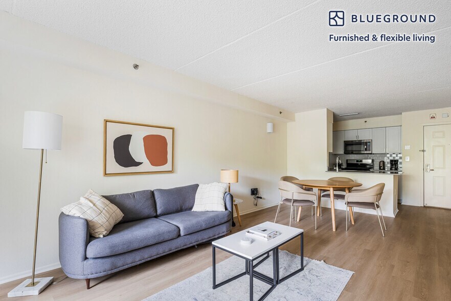 Building Photo - 444 Washington Blvd