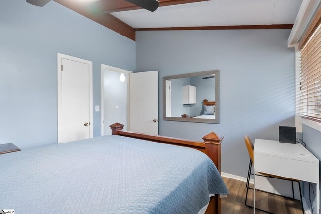 Building Photo - 103 Robinall Dr