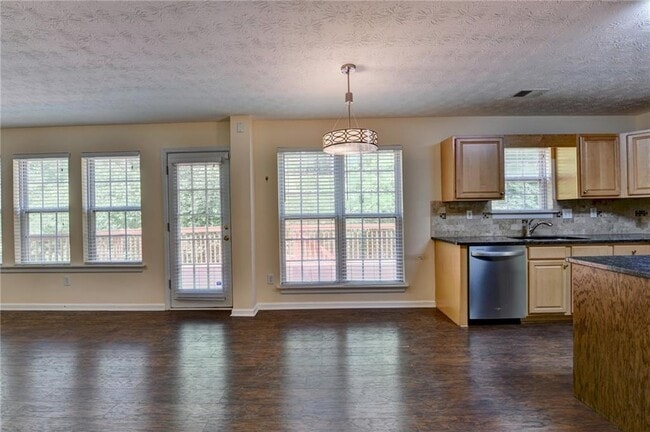 Building Photo - 3380 McClure Woods Dr